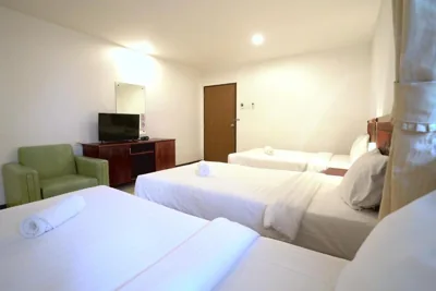 Dreibettzimmer — Blue Neptuna Hotel Phuket Patong by Koko
